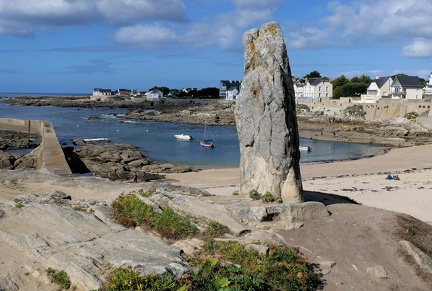 Menhir de la Plage de Saint-Michel 